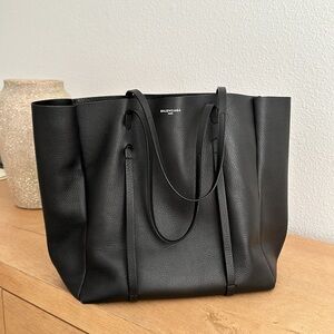 Balenciaga Everyday Tote